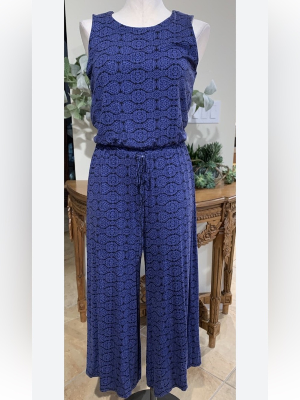 Nicole Miller Sleeveless Blue Patterned Stretchy Fabric Jumpsuit Size Medium